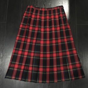 Land’s End pleated plaid kilt / skirt- red black